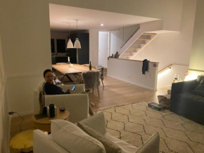 Snowdrift 2- Renovated Chalet close to ski lifts, Thredbo Village
